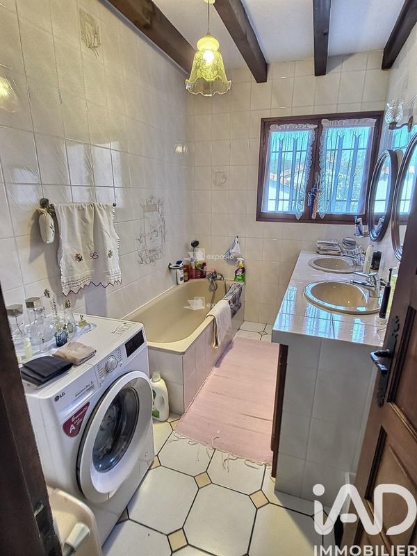 Maison - 385 m² - 11 pièces