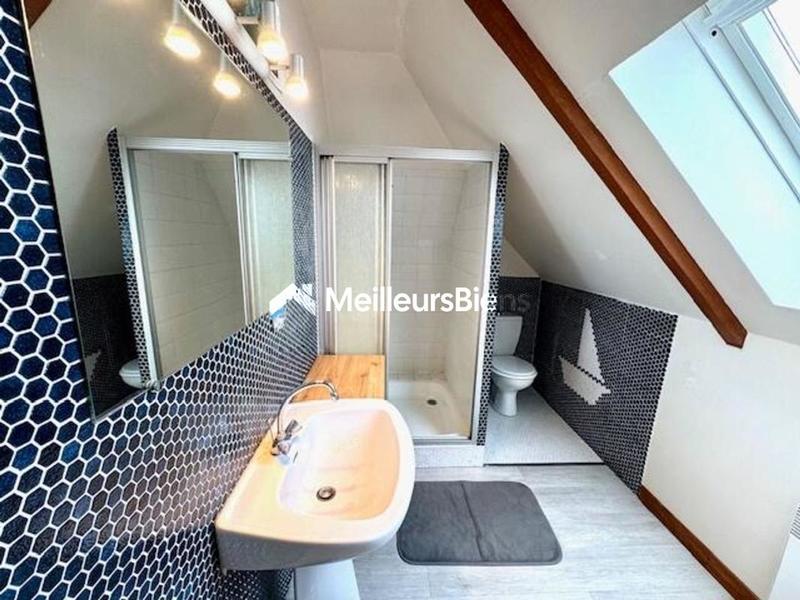 Maison - 131 m² - 8 pièces