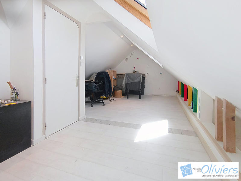 Maison - 185 m² - 8 pièces