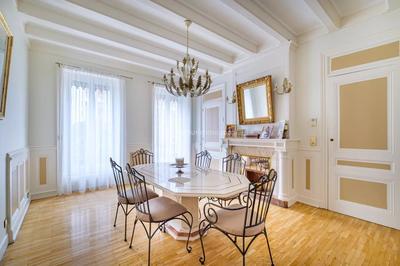 Appartement - 160 m² - 7 pièces