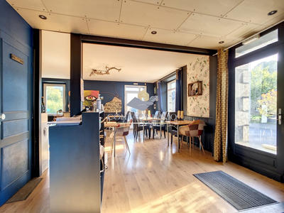 Maison - 293 m² - 8 pièces