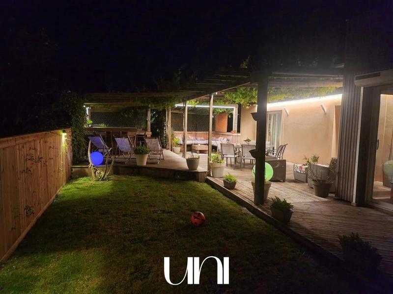 Maison - 210 m² - 6 pièces