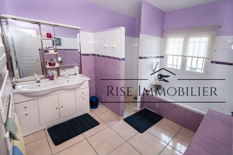 Maison - 121 m² - 5 pièces