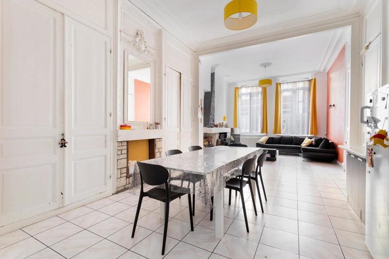 Maison - 227 m² - 9 pièces