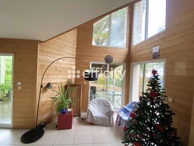 Maison - 236 m² - 7 pièces