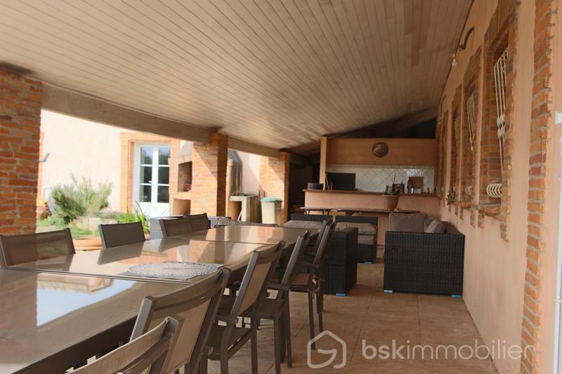 Maison - 335 m² - 11 pièces