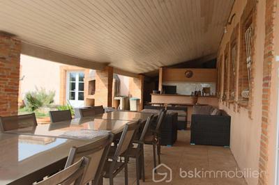 Maison - 335 m² - 11 pièces