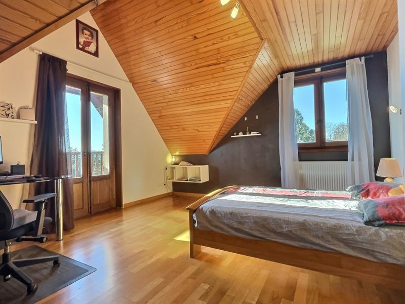 Maison - 182 m² - 8 pièces