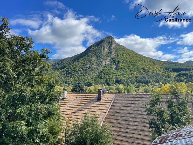 Maison - 110 m² - 4 pièces