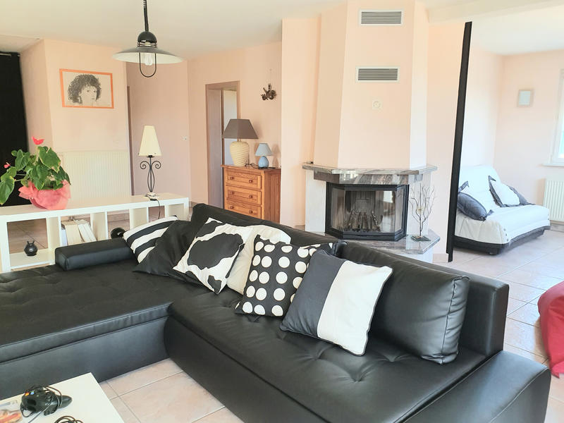 Maison - 230 m² - 8 pièces