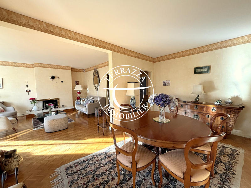 Appartement - 137 m² - 5 pièces