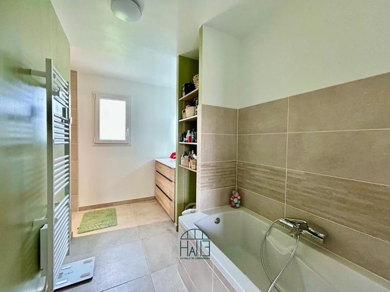 Maison - 102 m² - 4 pièces