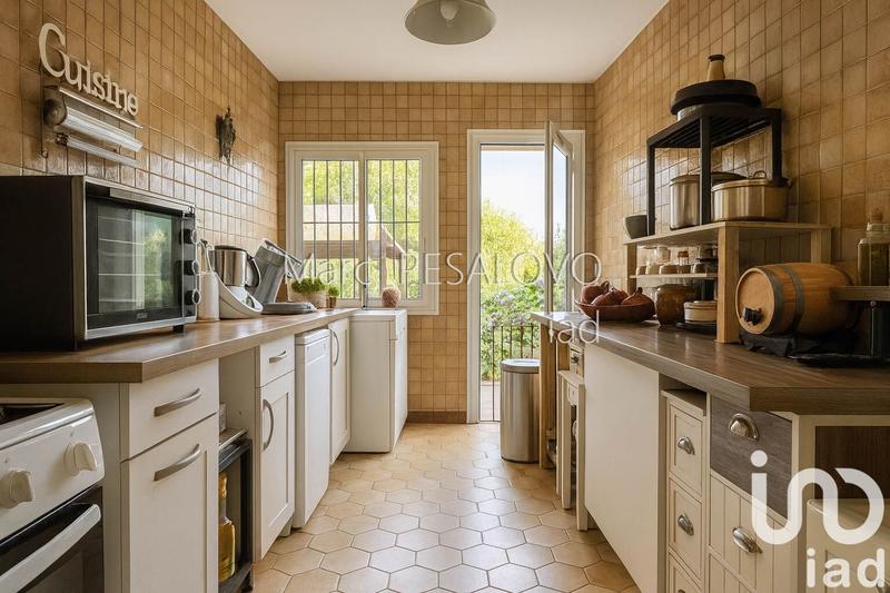 Maison - 180 m² - 8 pièces
