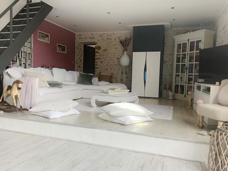 Maison - 270 m² - 10 pièces