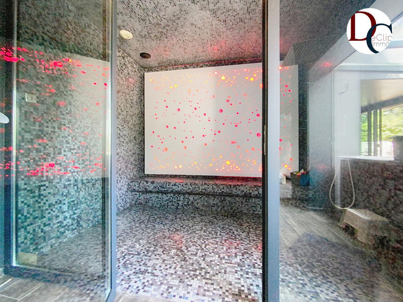 Maison - 500 m² - 12 pièces