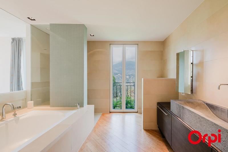 Villa - 366 m² - 11 pièces