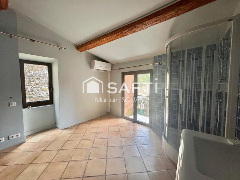 Maison - 220 m² - 6 pièces