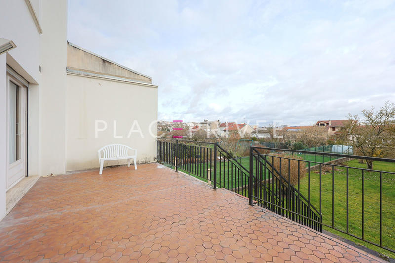 Maison - 170 m² - 9 pièces