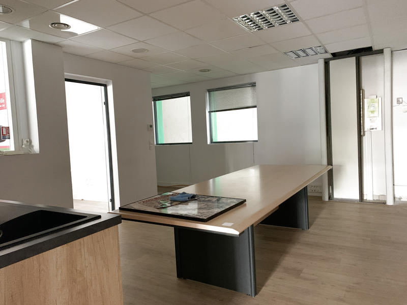 Bureau - 124 m²
