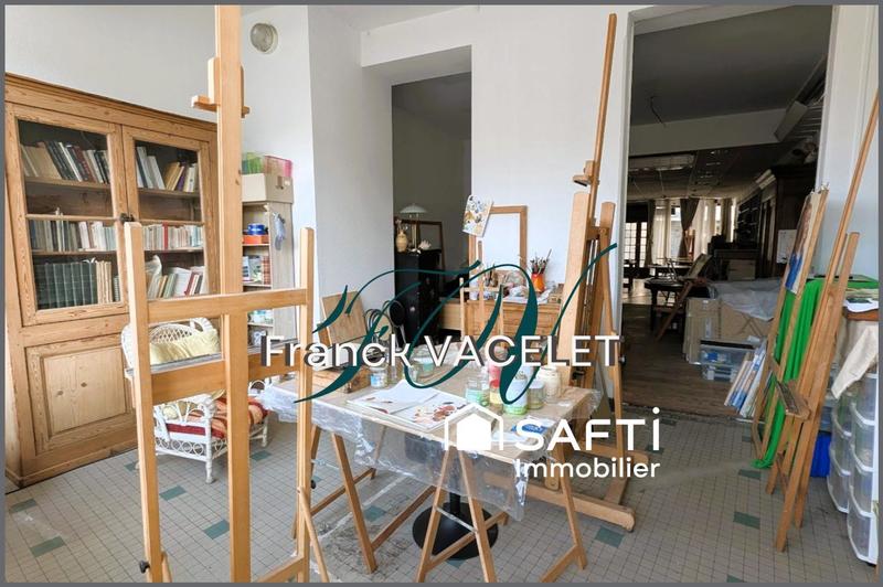 Maison - 310 m² - 5 pièces