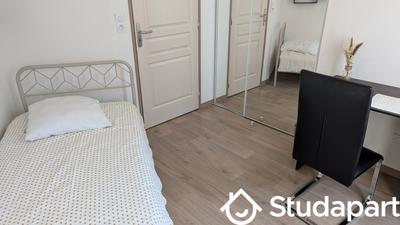 Chambre - 9 m² - 1 pièce
