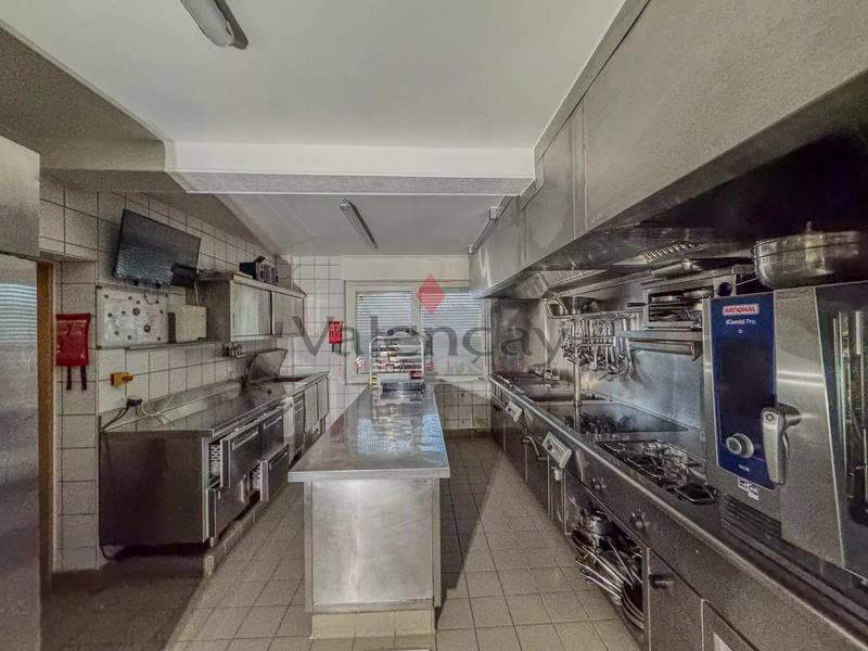 Immeuble - 381 m² - 11 pièces