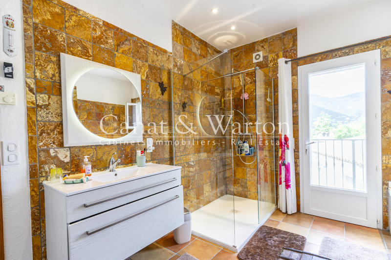 Villa - 250 m² - 9 pièces