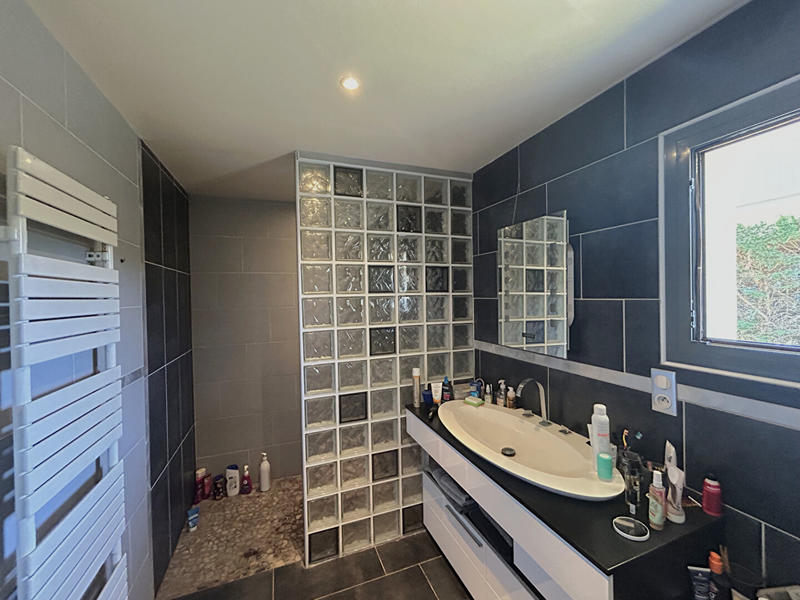 Maison - 202 m² - 5 pièces