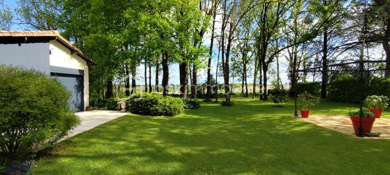 Propriété - 277 m² - 10 pièces