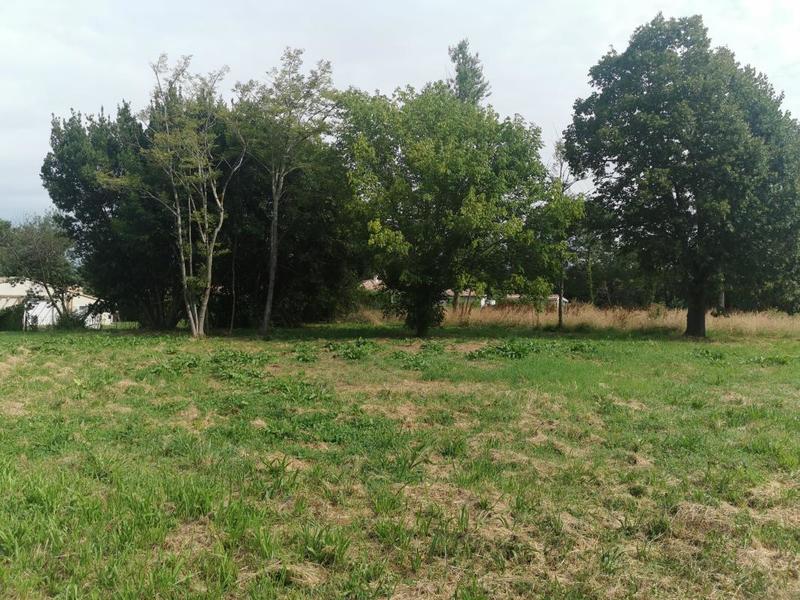 Terrain constructible - 1 500 m²