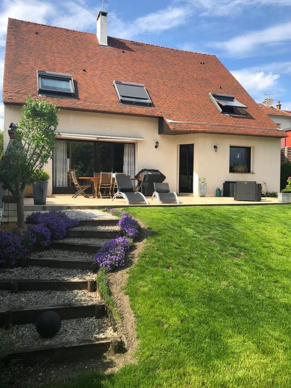 Maison - 196 m² - 7 pièces