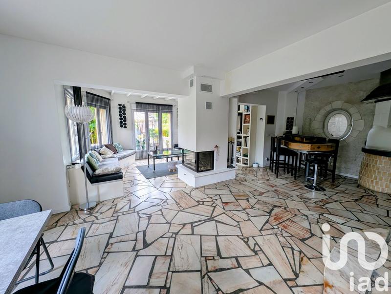 Maison - 185 m² - 6 pièces