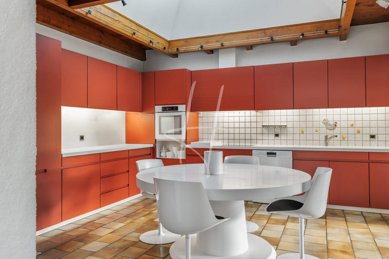 Villa - 250 m² - 9 pièces