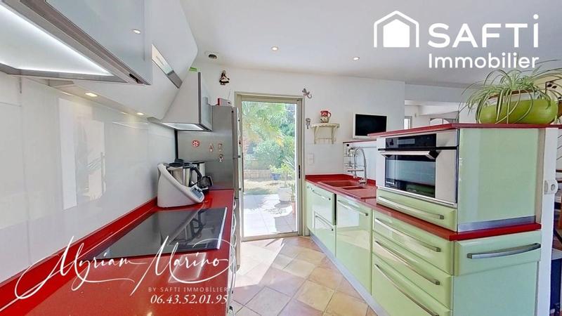 Maison - 147 m² - 8 pièces