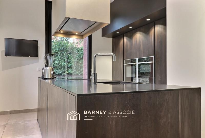 Maison - 226 m² - 8 pièces