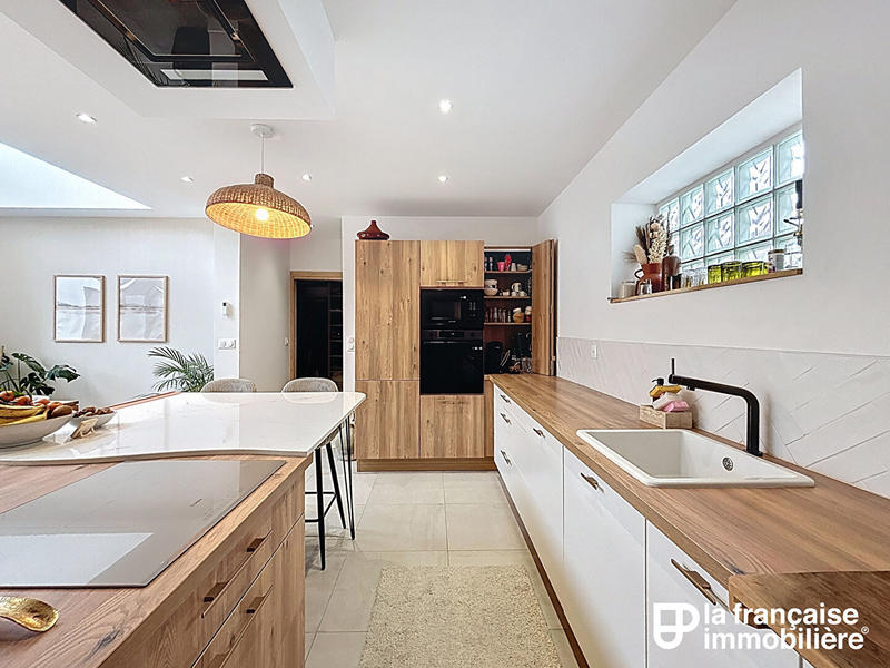 Maison - 145 m² - 6 pièces