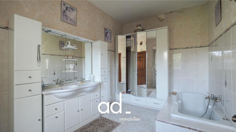 Maison - 210 m² - 5 pièces