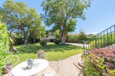 Maison - 200 m² - 6 pièces