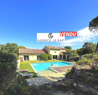 Maison - 250 m² - 6 pièces