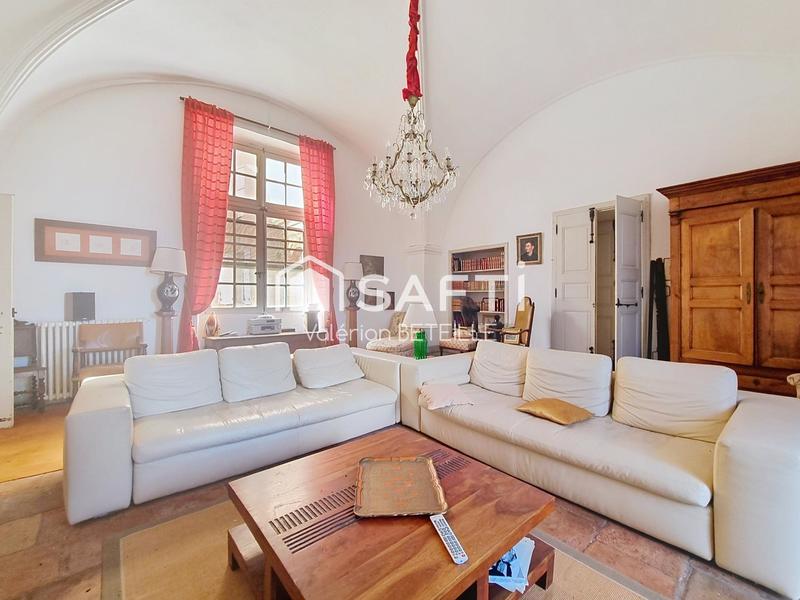 Château - 1 200 m² - 25 pièces