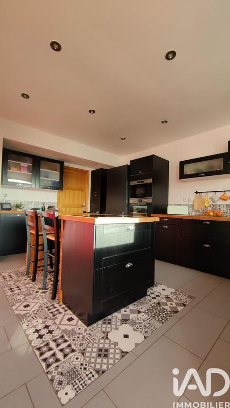 Maison - 180 m² - 6 pièces