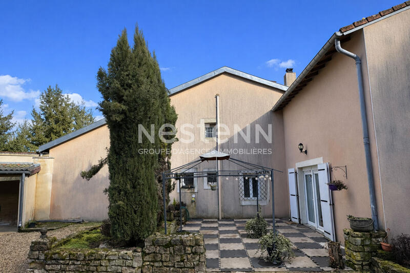 Maison - 273 m² - 10 pièces