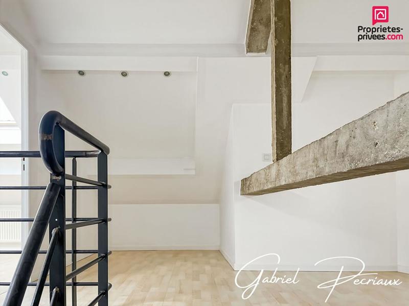 Loft - 96 m² - 5 pièces