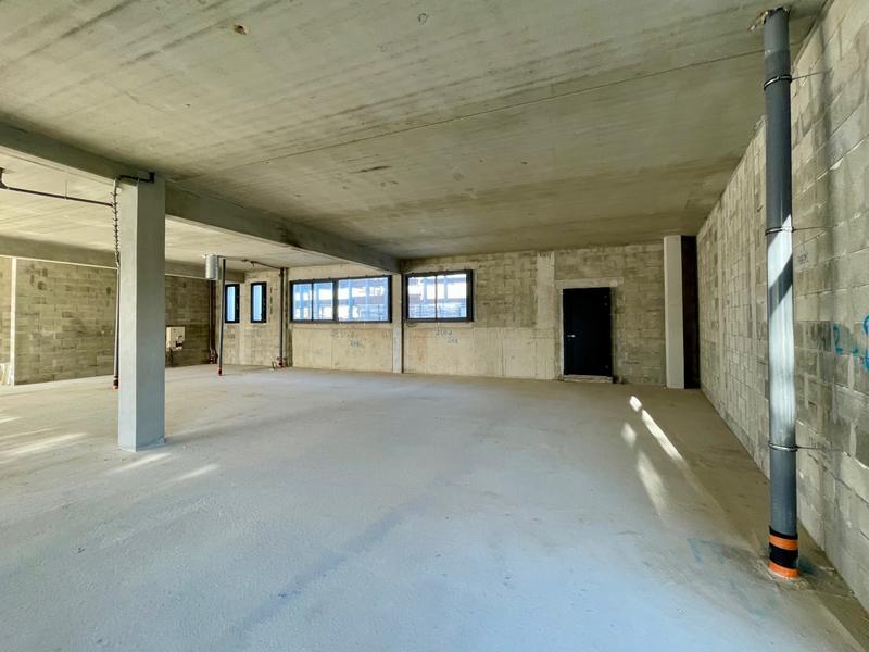 Local commercial - 306 m² - 1 pièce