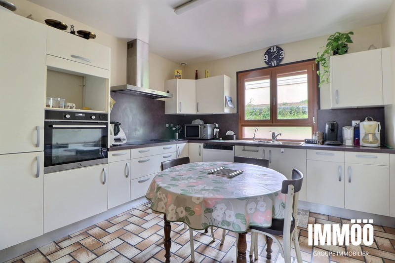 Maison traditionnelle - 129 m² - 6 pièces