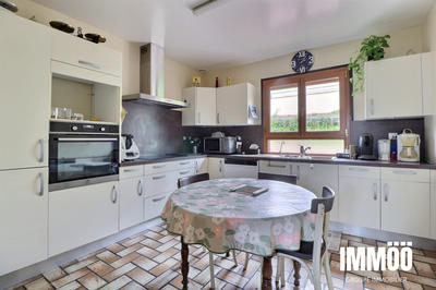 Maison traditionnelle - 129 m² - 6 pièces