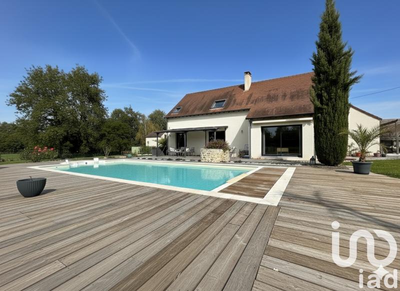 Maison - 260 m² - 8 pièces