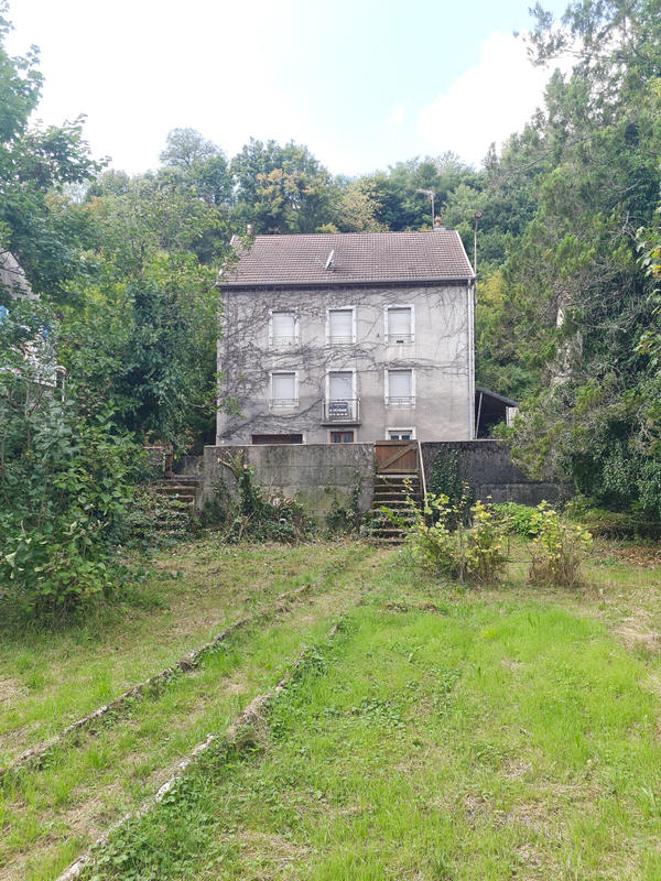 Maison - 220 m² - 8 pièces