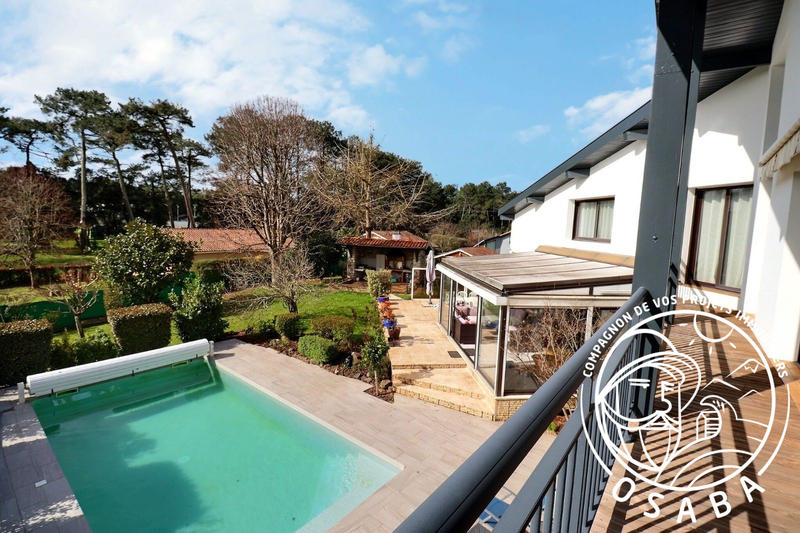 Villa - 320 m² - 7 pièces