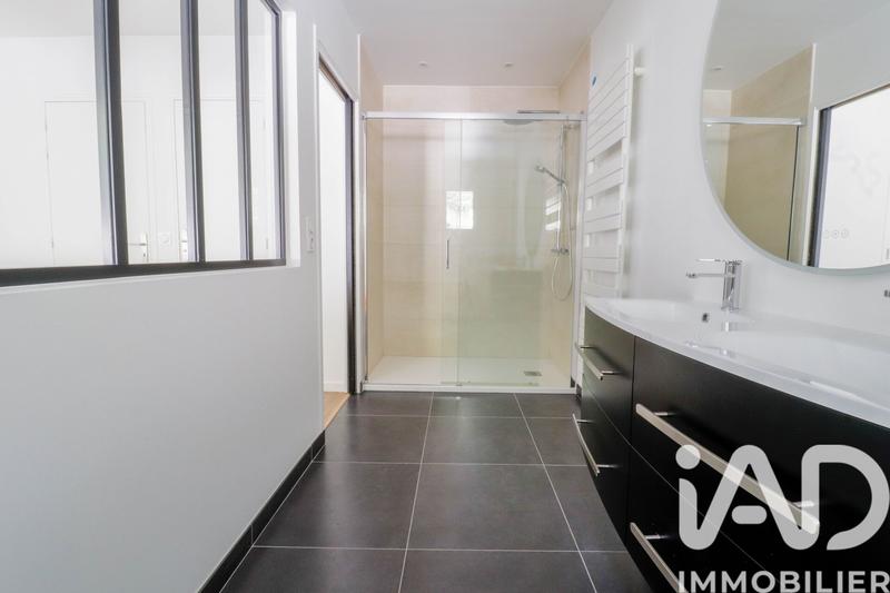 Maison - 210 m² - 7 pièces